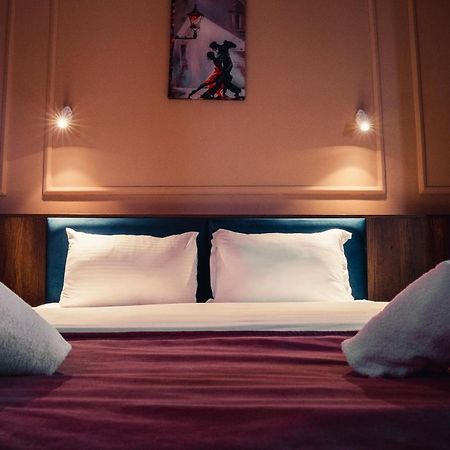 טביליסי Legend Hotel מראה חיצוני תמונה