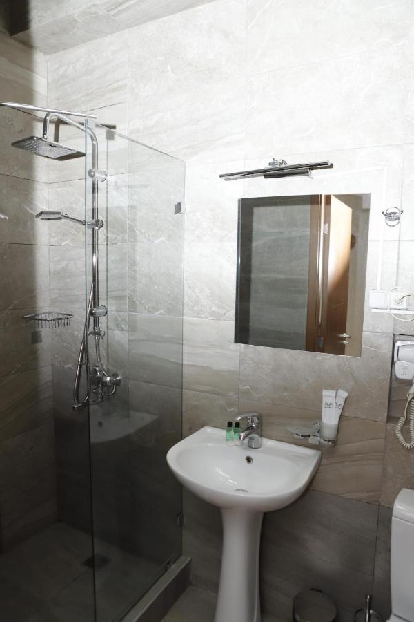 טביליסי Legend Hotel מראה חיצוני תמונה