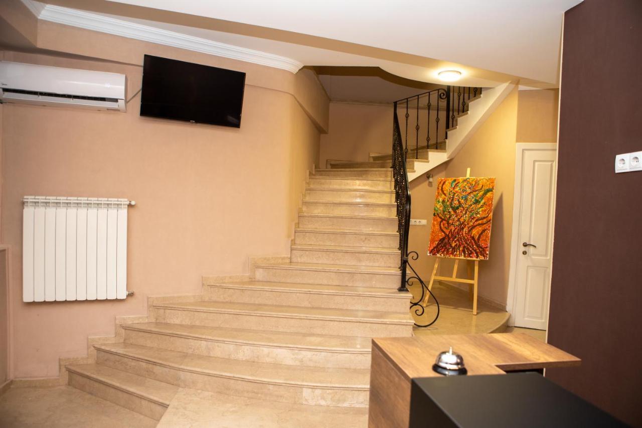 טביליסי Legend Hotel מראה חיצוני תמונה