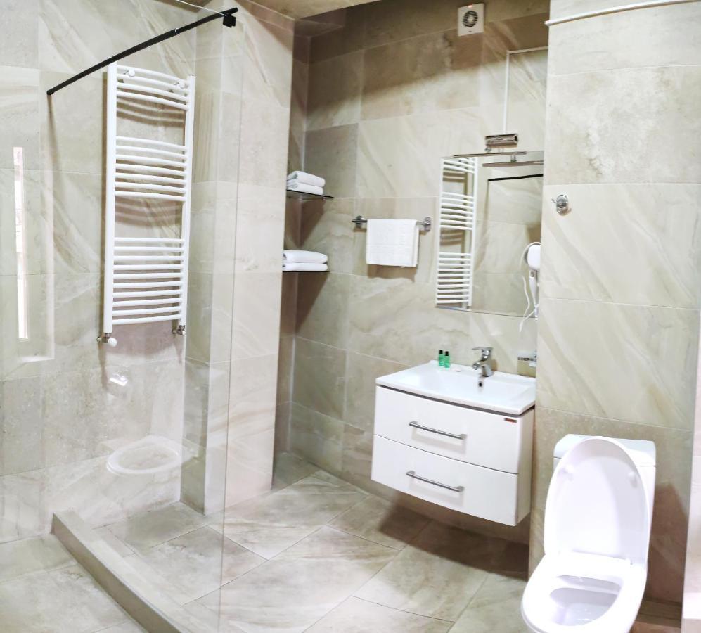טביליסי Legend Hotel מראה חיצוני תמונה