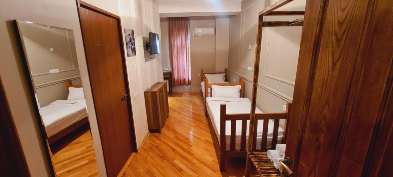 טביליסי Legend Hotel מראה חיצוני תמונה