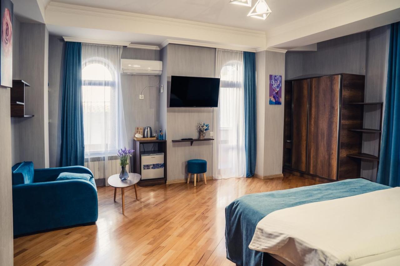 טביליסי Legend Hotel מראה חיצוני תמונה