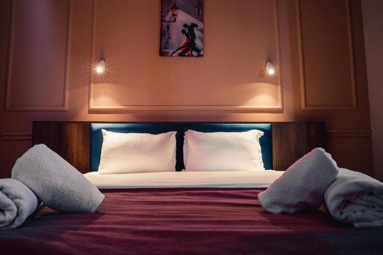 טביליסי Legend Hotel מראה חיצוני תמונה