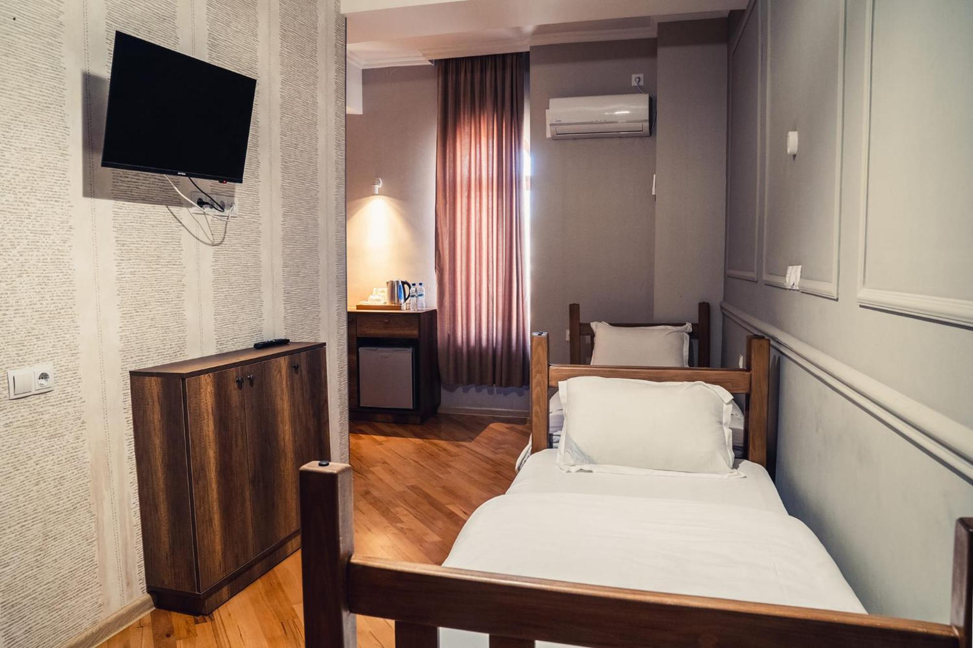 טביליסי Legend Hotel מראה חיצוני תמונה